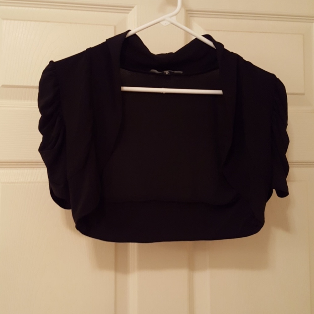 Black short sleeve crop jacket